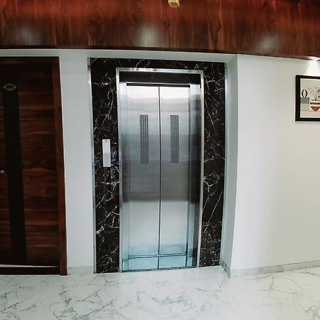 Hotel Sai Pratik, Newly Built Up, Complimentary Shuttle To The Temple 쉬르디 외부 사진