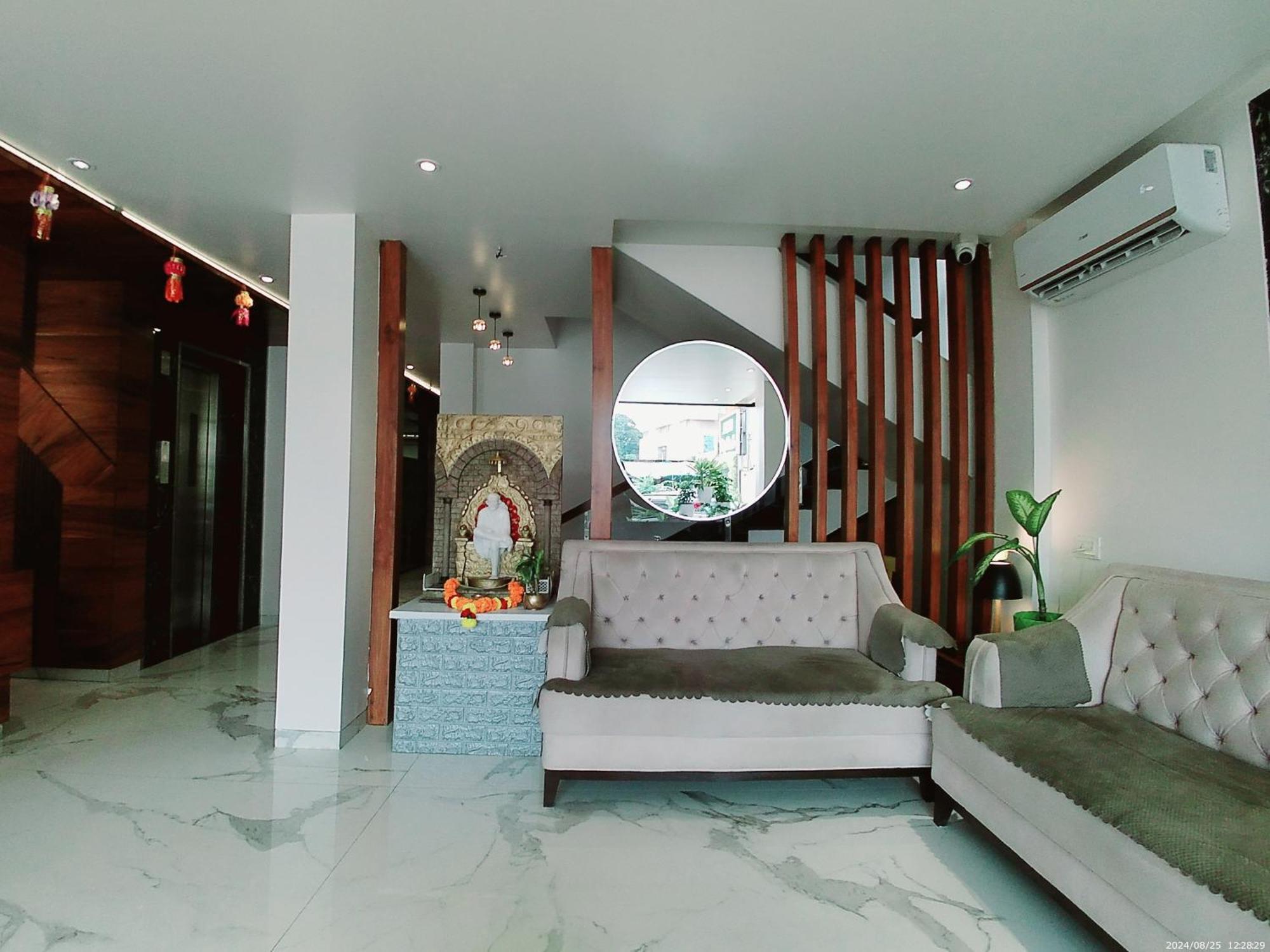 Hotel Sai Pratik, Newly Built Up, Complimentary Shuttle To The Temple 쉬르디 외부 사진