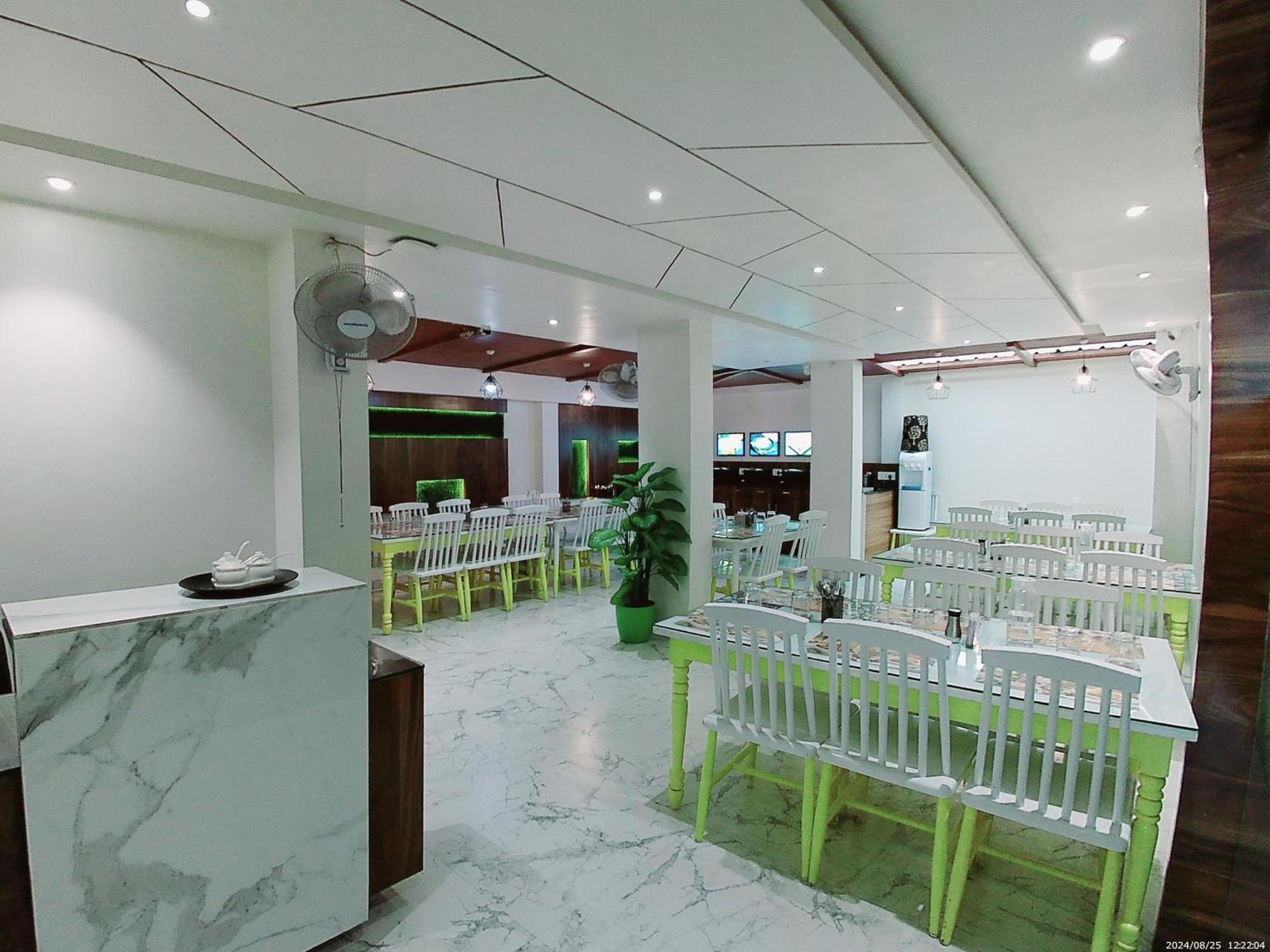 Hotel Sai Pratik, Newly Built Up, Complimentary Shuttle To The Temple 쉬르디 외부 사진